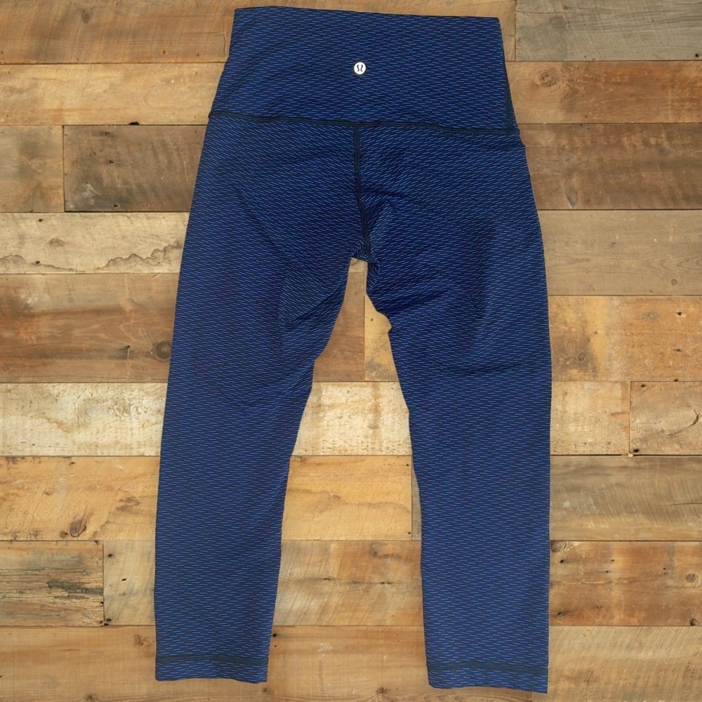 Lululemon Size 8 Black Blue Score Jaquard Wunder Under Hi Rise Cropped Leggings